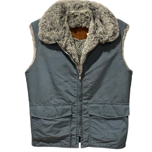 VTG Woolrich Vest Men's Medium Slate Blue 35 Faux Fur 90s Sleeveless USA Nylon - Picture 1 of 9